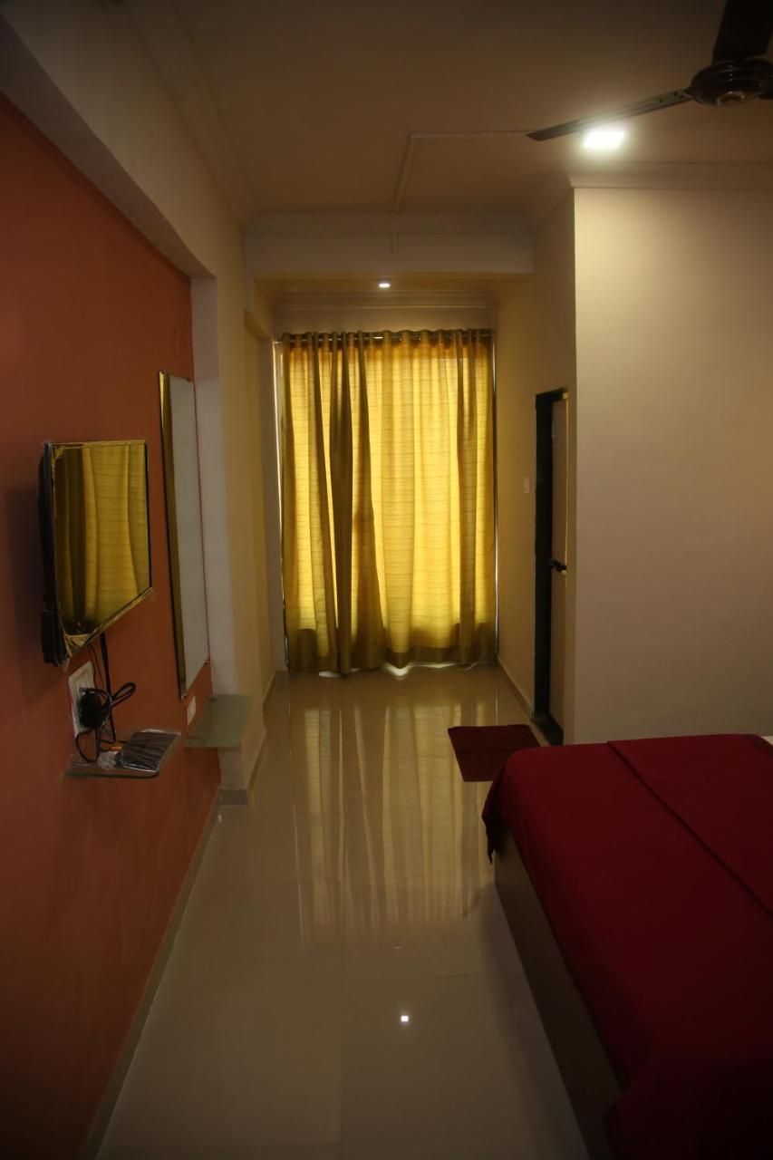 Elite Inn Lonavala Exteriör bild