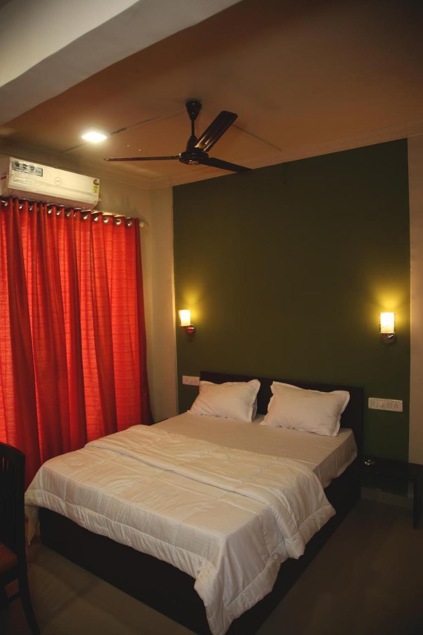 Elite Inn Lonavala Exteriör bild