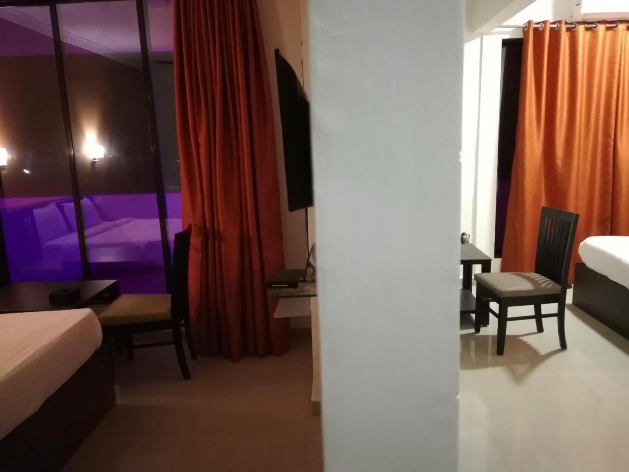 Elite Inn Lonavala Exteriör bild