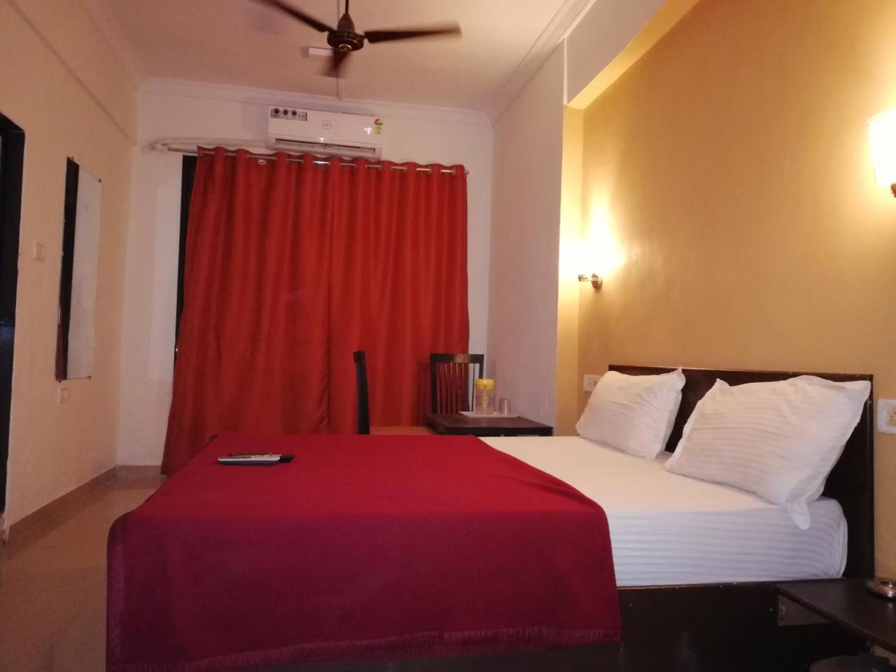 Elite Inn Lonavala Exteriör bild